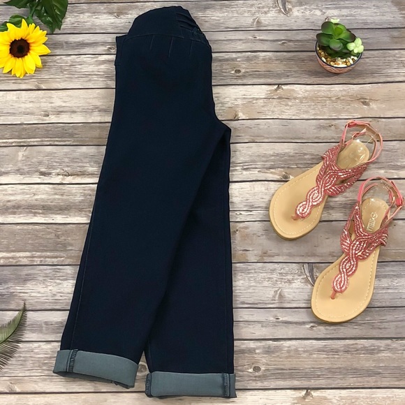 New Capri Denim Pants - Picture 2 of 4